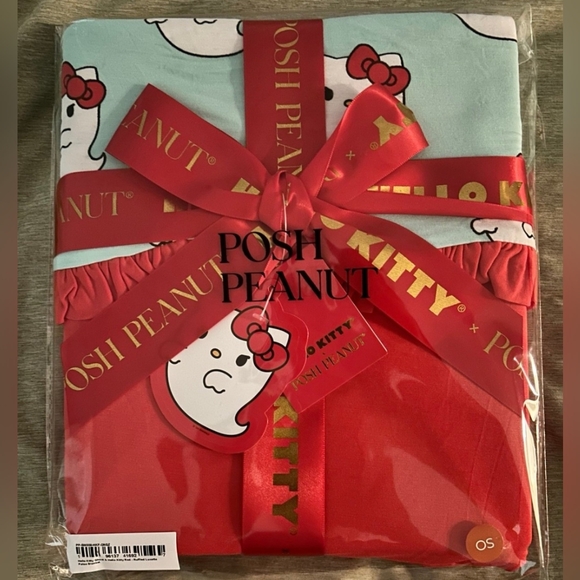 Hello kitty ghost ruffled luxette pattoo blanket - Picture 5 of 5